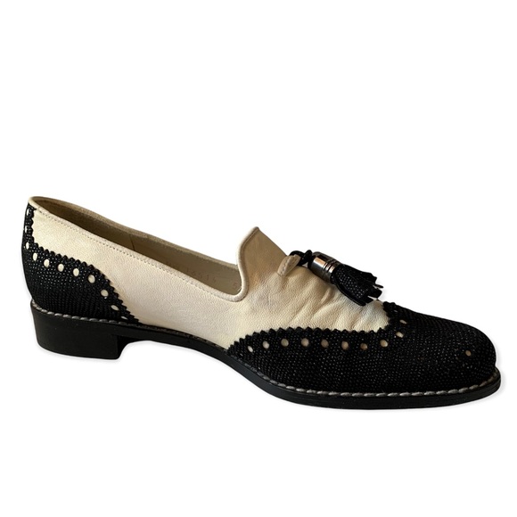 STUART WEITZMAN Wingtip Tassel Loafers Sz 5.5M - Picture 1 of 10